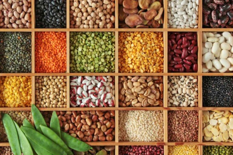Perché dovremmo mangiare più legumi (e come ci aiutano contro colesterolo e diabete
