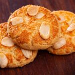 Mandorlini fatti in casa, il trucco che li rende teneri e profumati come quelli della nonna