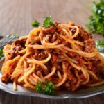 Cucini la pasta nel modo sbagliato: ecco perché ti resta sullo stomaco