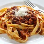 Bruno Barbieri cambia tutto: le tagliatelle così non le avevi mai viste (e nemmeno assaggiate)
