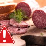 Allerta alimentare, nuovi lotti di salame finiscono sotto richiamo per rischio microbiologico