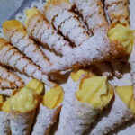 Cannoli tipici di Casoli, la ricetta abruzzese dal guscio croccante e cuore cremoso