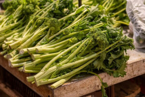 Cime di rapa, non solo con le orecchiette: come cucinare alla perfezione l’ortaggio dell’autunno